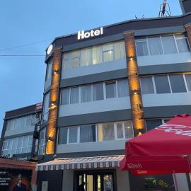 EquatorHotel, hotel em Chişinău
