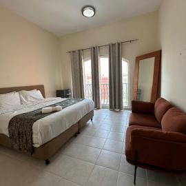 Executive Master bed Room With attached bathroom, hotell i Dubai