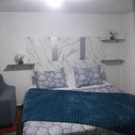 HERMOSA SUITE KING SIZE BED o