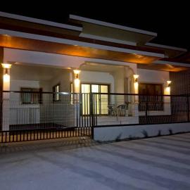 Bancha white house, hotel in Ban Bo Han