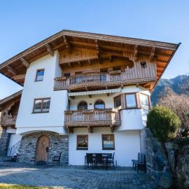 Exclusive apartment with garden and whirlpool