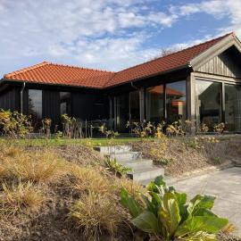 5-person chalet La Casita by the water with parking space, hotel a Anjum