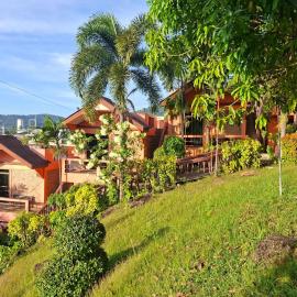 The Cozy House, hotel in Karon Beach
