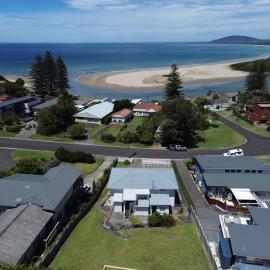 Beside the Seaside Gerroa Dual Family Living