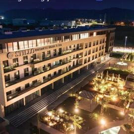 Stillo Business Hotel & Spa, хотел в Aliağa