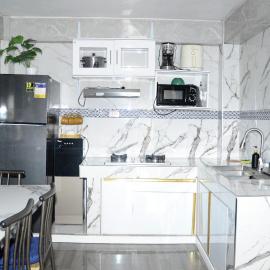 Cozy Nest Free Netflix 3 Bedrooms 3 CR, hotel in Bibingcahan
