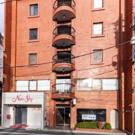 Tourist Hotel New Aoki 観光ホテル ニュー青木، فندق في طوكيو