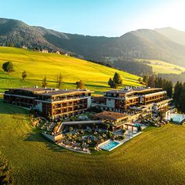 Hotel Alpen Tesitin Panorama Wellness Resort, hotel en Tesido