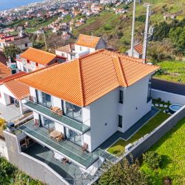 Paradise Pereira House BY YOUR KEY MADEIRA, hotel Calhetában