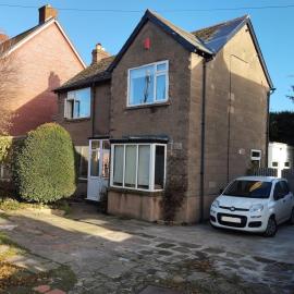 Spacious 4 bed home to sleep 9, parking for 4 cars