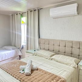 Suite em Hospedagem 100m da BR!, hotel in São José