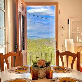 El Cortijo de Beselga a cielo abierto casa en la montaña de tres habitaciones con piscina privada