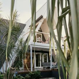 Salt At Mudjimba Recovery Retreat Beachouse, hotell i Mudjimba