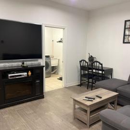 Places to stay bbq ac heat parking wiffi, hotel in Kawartha Lakes