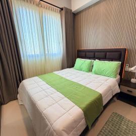 Tri-Zen Colombo 2 - 38th Floor Luxury Apartment with City Skyline Views & Rooftop Pool