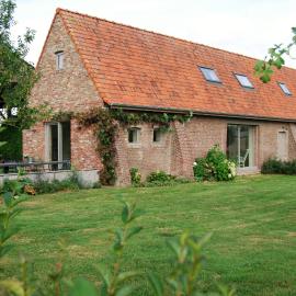 Vakantiehuis Hof te Voorde، فندق في Deerlijk