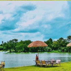 Baanrimnam Resort Lopburi, hotel di Chai Badan
