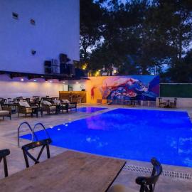 Grand Lavin Hotel