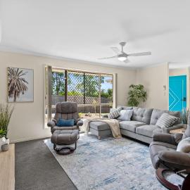 Family & Pet Friendly Coastal Parkside Stay