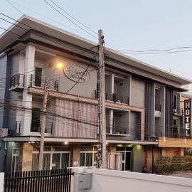 Srinuan living ดิ อัยย์ อาคารศรีนวล, Hotel in Ban Phraek Sa