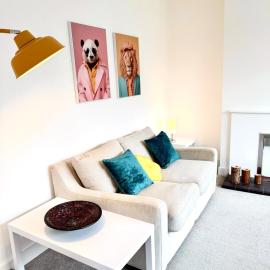 Horsham, 3 Bedroom 15 mile to Gatwick - free parking 1 Car