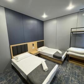 Home Inn Hotel, hotel u gradu Almati