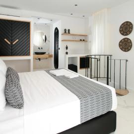 Naxos Black Concept Maisonette
