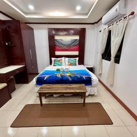 D'nyna bungalow kantiang Guest house1, hotelli kohteessa Ko Bu Bu