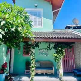Casa Verde Bertioga, um espaço cheio de charme com três praias - Indaiá, Pedra Selada e Riviera de São Lourenço para visitar a pé!, hotel a Bertioga