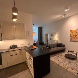 Family Suite Nr 1 - J26 LUXURY APARTMENT, Jauniela 26 Old Riga - Great Location - 2 Bedrooms - 85 m2، فندق في ريغا