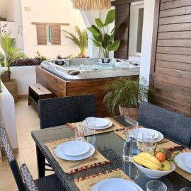La Belle Vue - Nouveau - Jacuzzi SPA Privé & Chauffé, hotel a Cabo Negro