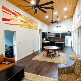 Sun House Tennessee, hotel sa Summertown