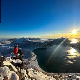 Comfortable apartment in the middle of Lofoten, hotel in Gravdal