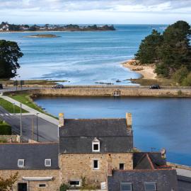 Maison acces et vue mer a 100 metres, hotel in Trébeurden