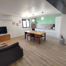 Appart spacieux, cosy clim aux portes de Carcassonne – hotel w mieście Pennautier