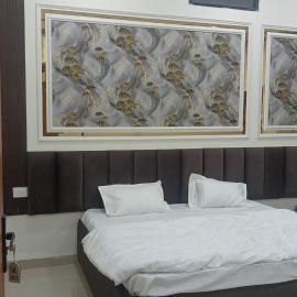 Gurukripa rooms rooftop party hall, hotel a Harsola