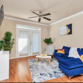 Modern Medical Center Condo near MD Anderson & NRG: Houston'da bir otel