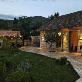 Lusni tak, hotell i Koghb