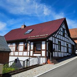 Ferienhaus Am Arzberg, hotel in Kurort Steinbach-Hallenberg