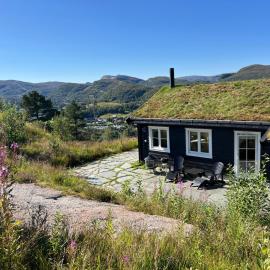 Fantastic view, great holiday house with sauna in Sirdal, hotel in Tjørhom