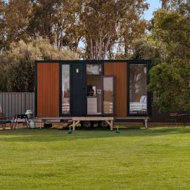 Murray Haven Farm Stay by Tiny Away, khách sạn ở Koonoomoo