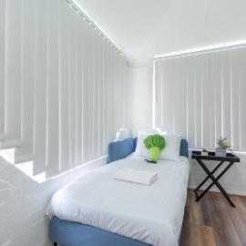 Well-Located Single Room Near Eastwood Station - Shared Bathroom and Kitchen
