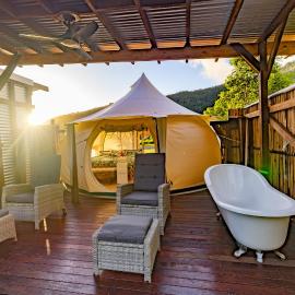 Mt Jukes Eco Retreat Glamping:  bir otel