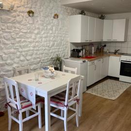 Maison Cosy et Typique au Coeur de Maule, hotel em Maule