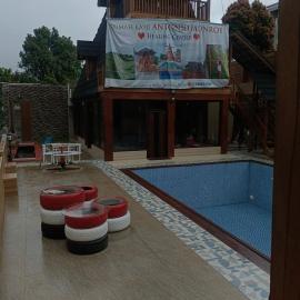 Rumah kayu healing di kaki gunung Salak, hotel a Gunungbunder