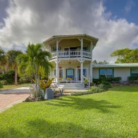 3-Acre Retreat, 3 Mi to Dtwn Jensen! Upscale Home