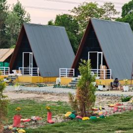 Kansro Hive resort, hotel din Kānsrao