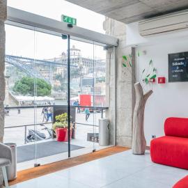 Oca Ribeira do Porto Hotel, отель в Порту