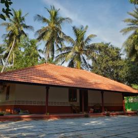 Cashew hut in ECR- A Peaceful Garden Retreat, hotel in Cheyūr