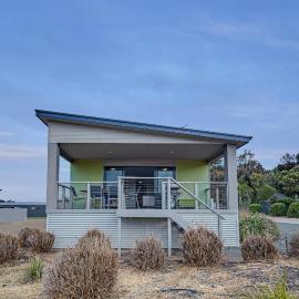 Long Island Retreat - Pelican, Hotel in Murray Bridge